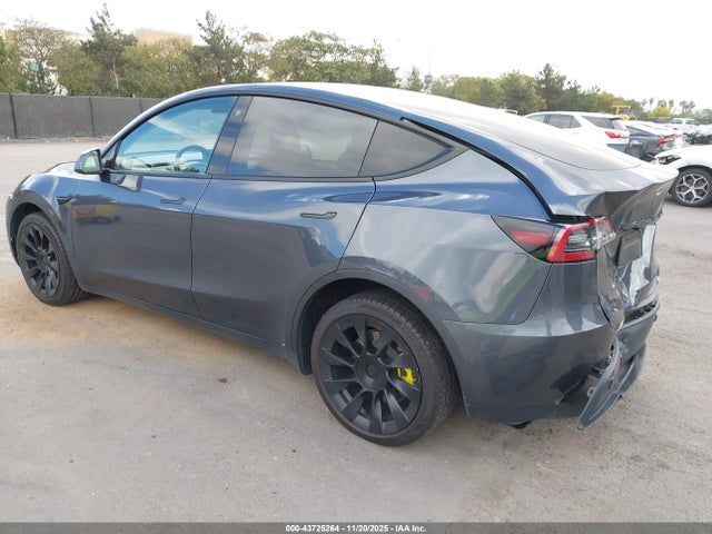 2022 TESLA MODEL Y 7SAYGDEE3NF365276 Photo 2