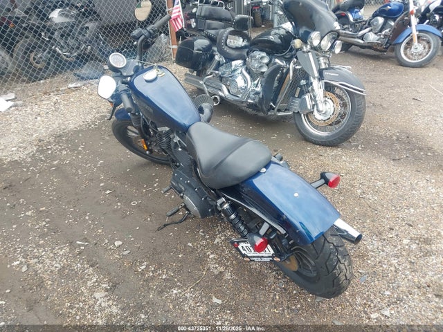 2013 HARLEY-DAVIDSON XL883 1HD4LE215DC433571 Photo 2