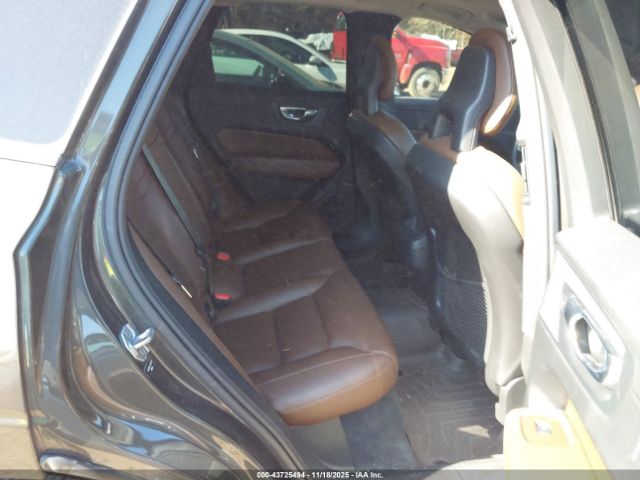 2018 VOLVO XC60 YV4102RK7J1013731 Photo 7