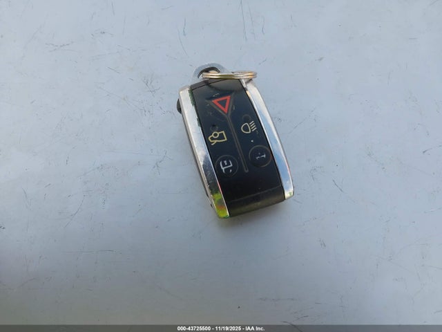 2009 JAGUAR XF SAJWA07C791R09806 Photo 10