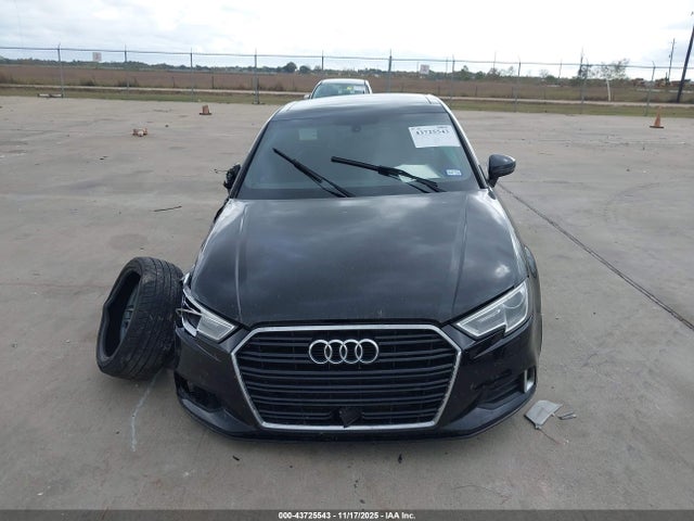 WAUAUGFF8KA078758 Audi A3 40 Premium/40 Titanium Premium