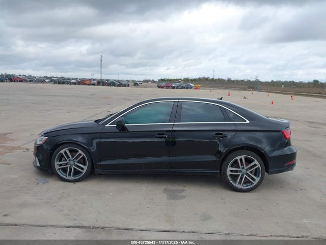 WAUAUGFF8KA078758 Audi A3 40 Premium/40 Titanium Premium