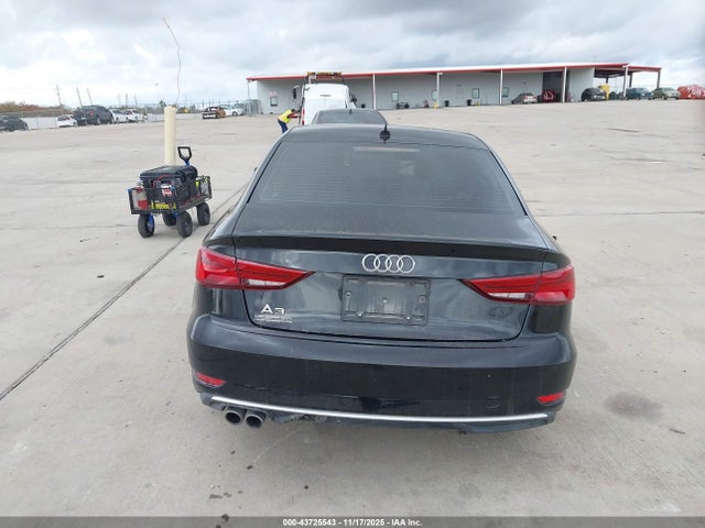 WAUAUGFF8KA078758 Audi A3 40 Premium/40 Titanium Premium