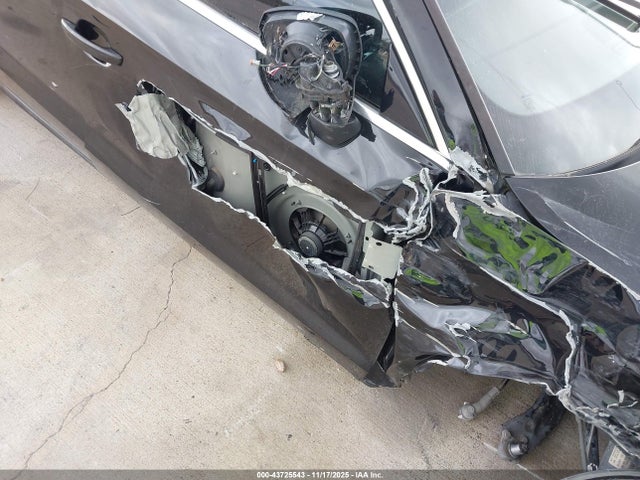 WAUAUGFF8KA078758 Audi A3 40 Premium/40 Titanium Premium