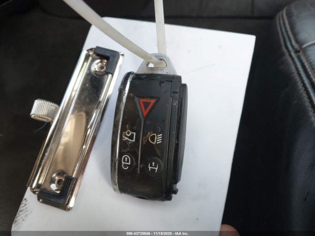 2010 JAGUAR XF SAJWA0JC1AMR53957 Photo 10