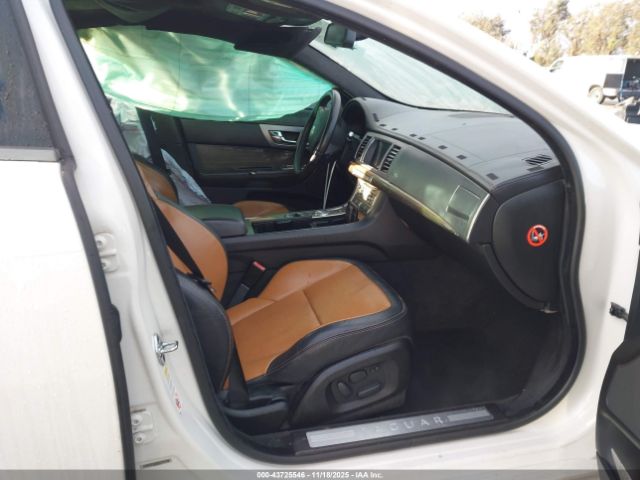 2010 JAGUAR XF SAJWA0JC1AMR53957 Photo 4
