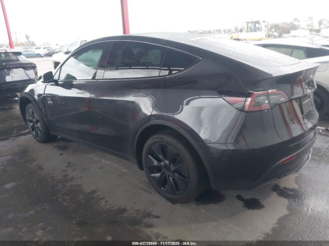 2024 TESLA MODEL Y 7SAYGDEDXRF151981 Photo 2