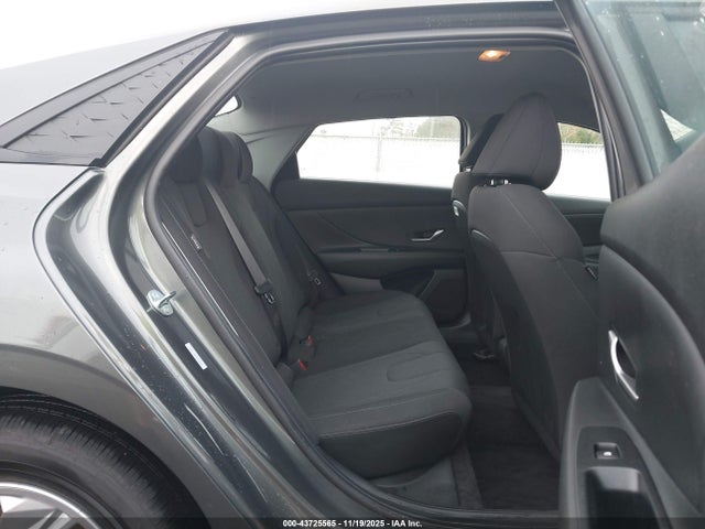 KMHLL4DGXSU998152 Hyundai ELANTRA SE