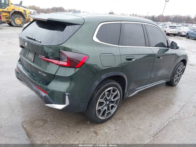 2024 BMW X1 WBX73EF0XR5Z27262 Photo 3