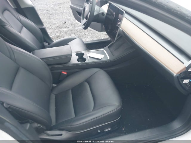 2021 TESLA MODEL 3 5YJ3E1EB8MF032863 Photo 4