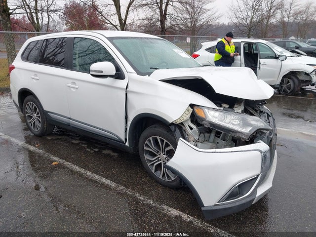 2016 MITSUBISHI OUTLANDER JA4AD3A37GZ062689 Photo 0