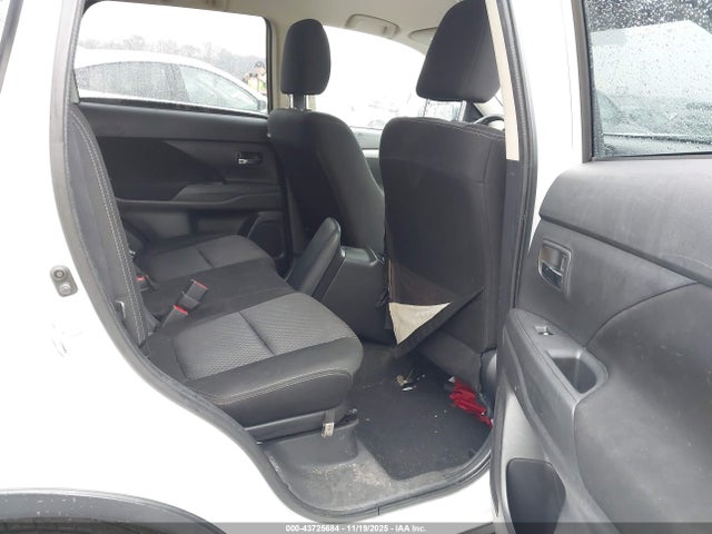2016 MITSUBISHI OUTLANDER JA4AD3A37GZ062689 Photo 7