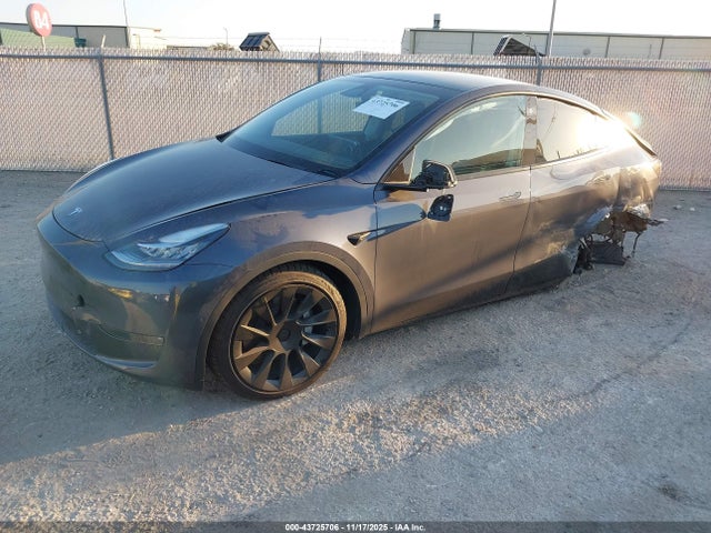 2022 TESLA MODEL Y 7SAYGDEE4NA006032 Photo 1