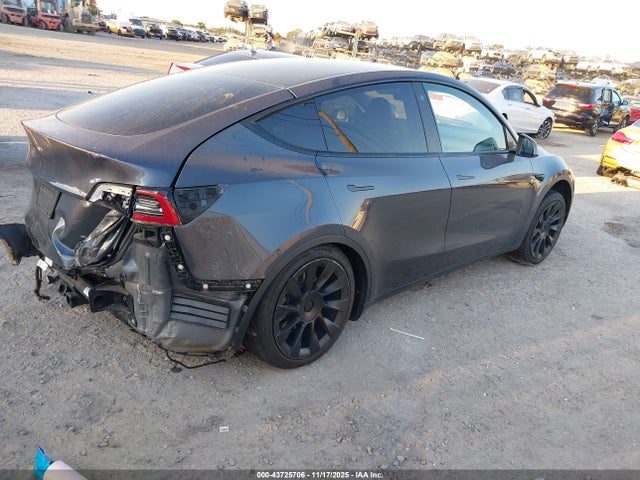 2022 TESLA MODEL Y 7SAYGDEE4NA006032 Photo 3