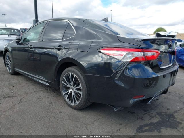 2020 TOYOTA CAMRY 4T1G11AK4LU981525 Photo 2