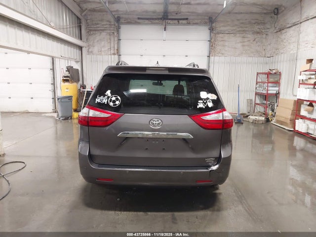5TDDK3DC3FS112279 Toyota Sienna Limited Premium 7 Passenger