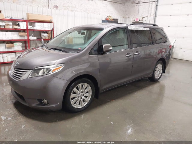 5TDDK3DC3FS112279 Toyota Sienna Limited Premium 7 Passenger