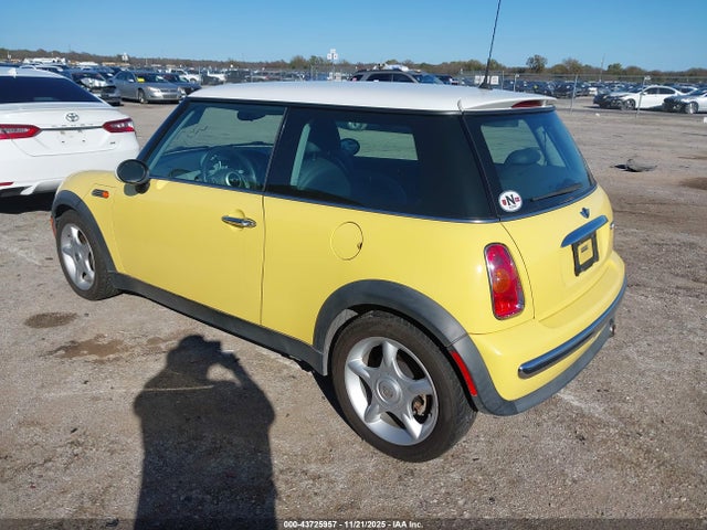 2002 MINI COOPER WMWRC33442TE10512 Photo 2