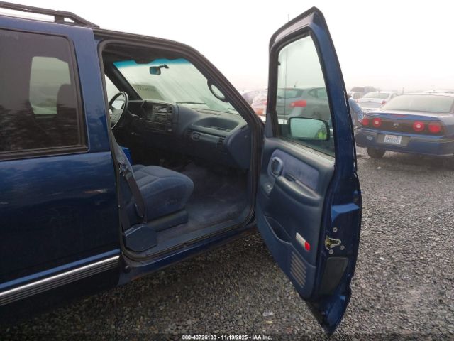 1995 CHEVROLET SUBURBAN 1GNFK16K3SJ352576 Photo 4