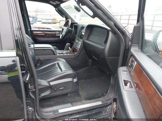 5LMJJ3JT0GEL10487 Lincoln Navigator L Select