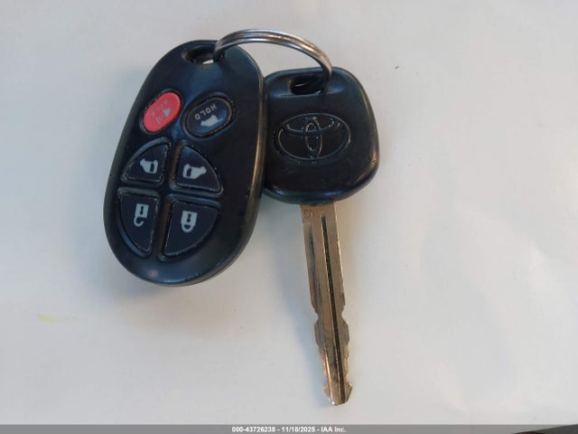 Aukcja sprzedaży 2014 Toyota Sienna Xle V6 8 Passenger, vin: 5TDYK3DC1ES525477, numer aukcji: 43726238