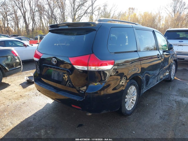 Aukcja sprzedaży 2014 Toyota Sienna Xle V6 8 Passenger, vin: 5TDYK3DC1ES525477, numer aukcji: 43726238