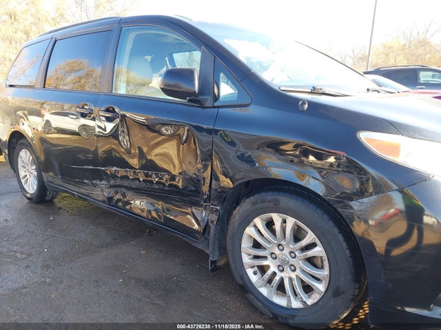 Aukcja sprzedaży 2014 Toyota Sienna Xle V6 8 Passenger, vin: 5TDYK3DC1ES525477, numer aukcji: 43726238