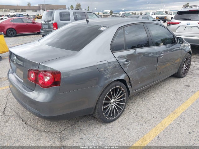 Продаж на аукціоні авто 2010 Volkswagen Jetta S, vin: 3VWJZ7AJ2AM017355, номер лоту: 43726279