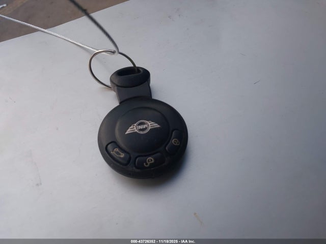 2010 MINI COOPER WMWMF3C50ATZ26257 Photo 10