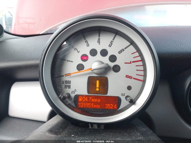 2010 MINI COOPER WMWMF3C50ATZ26257 Photo 6