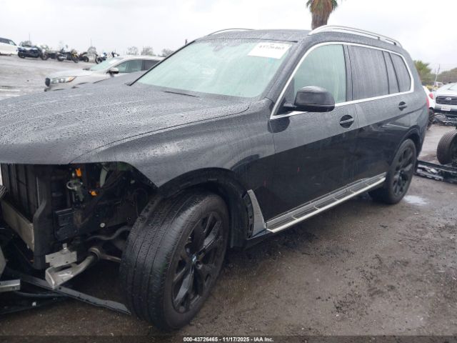 2021 BMW X7 5UXCW2C03M9F75439 Photo 1