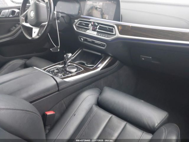 2021 BMW X7 5UXCW2C03M9F75439 Photo 4