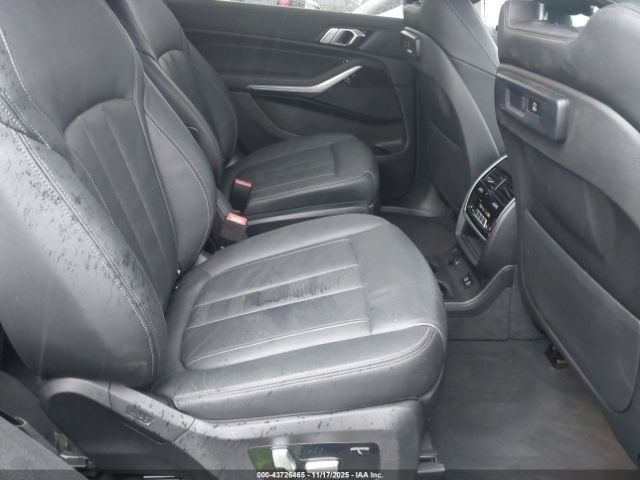 2021 BMW X7 5UXCW2C03M9F75439 Photo 7