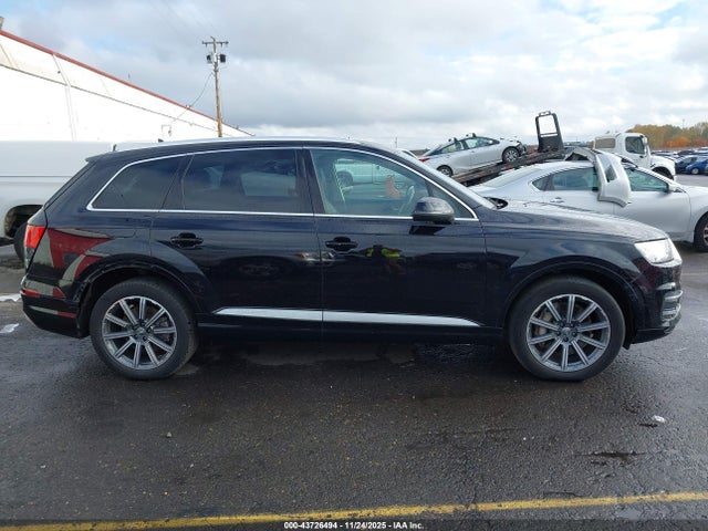 WA1LAAF71JD051564 Audi Q7 3.0t Premium