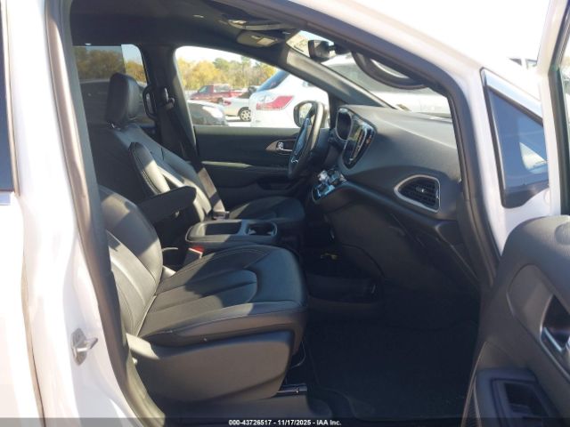 2025 CHRYSLER PACIFICA 2C4RC1BG3SR552714 Photo 4