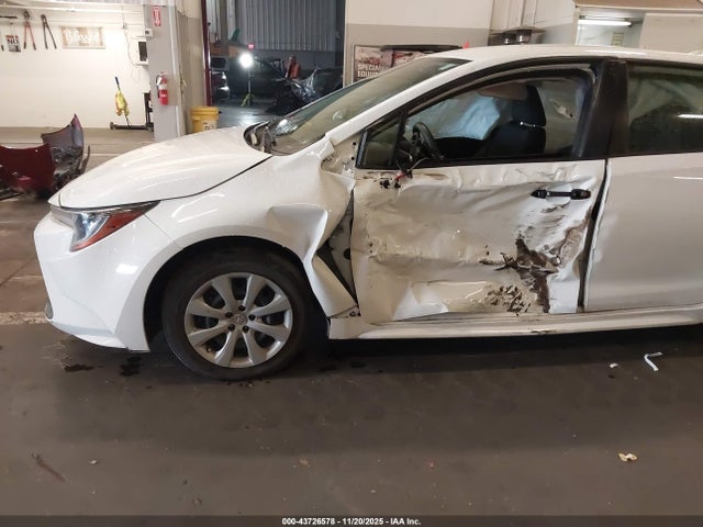 JTDEPMAE4N3030210 Toyota COROLLA LE