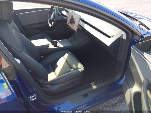 2025 TESLA MODEL 3 5YJ3E1EA9SF058411 Photo 4