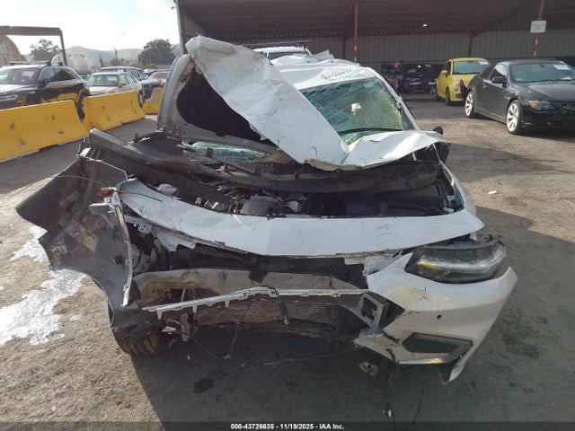 1G1ZH5SX9GF268083 Chevrolet Malibu Premier