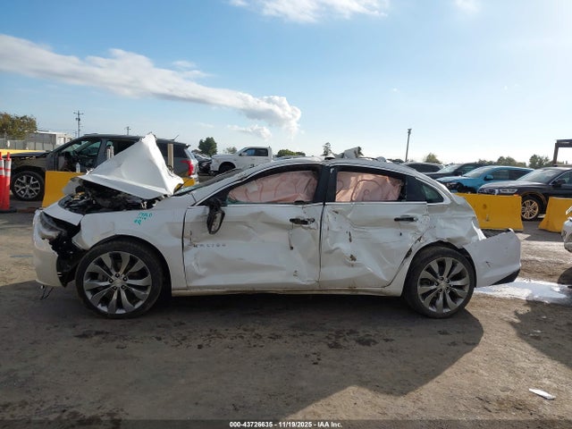 1G1ZH5SX9GF268083 Chevrolet Malibu Premier