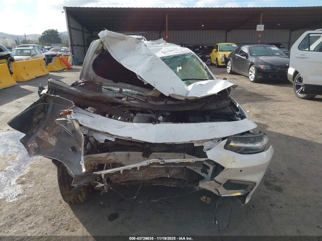1G1ZH5SX9GF268083 Chevrolet Malibu Premier