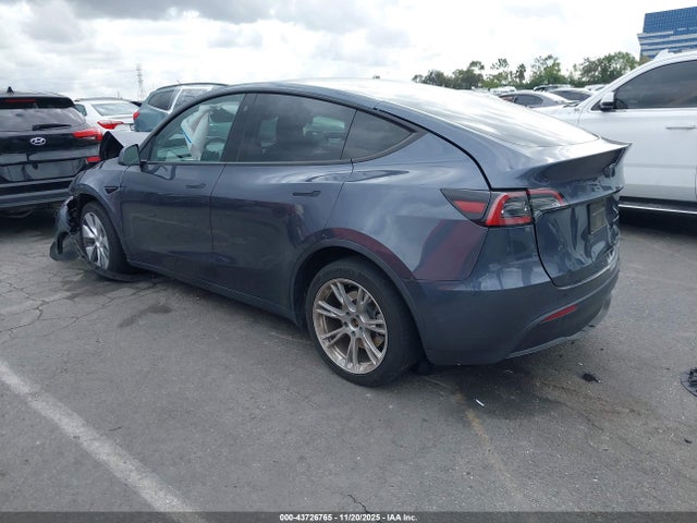 2023 TESLA MODEL Y 7SAYGDEE1PA061587 Photo 2