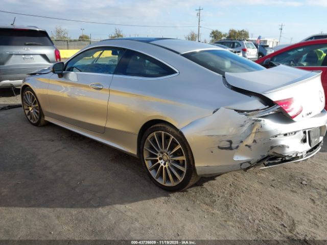 2017 MERCEDES-BENZ C 300 WDDWJ4JB2HF379984 Photo 2