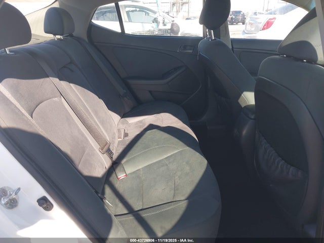 5XXGM4A76FG392401 KIA Optima Lx