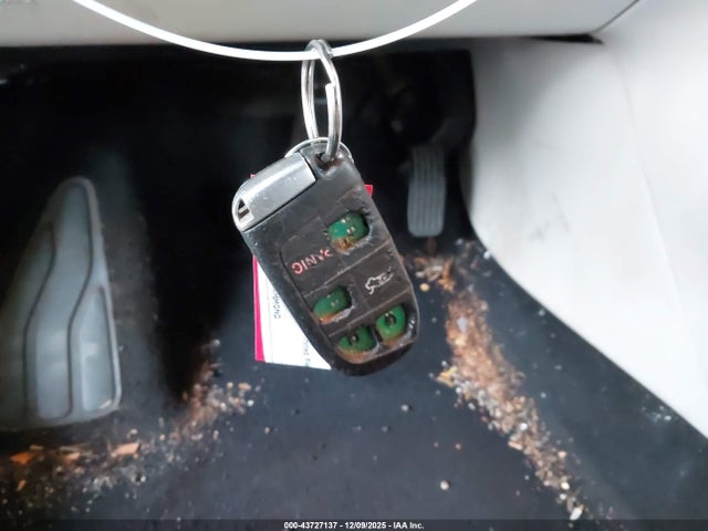 43727137 :رقم المزاد ، 1C3CCCAB7FN633472 vin ، 2015 Chrysler 200 Limited مزاد بيع