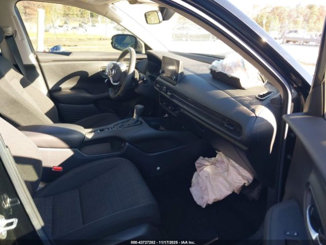 2023 HONDA HR-V 3CZRZ1H38PM723811 Photo 4