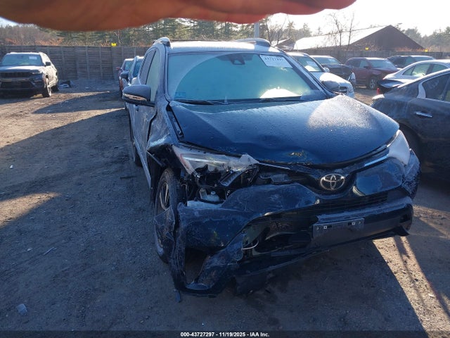 JTMBFREVXJJ728405 Toyota RAV4 LE