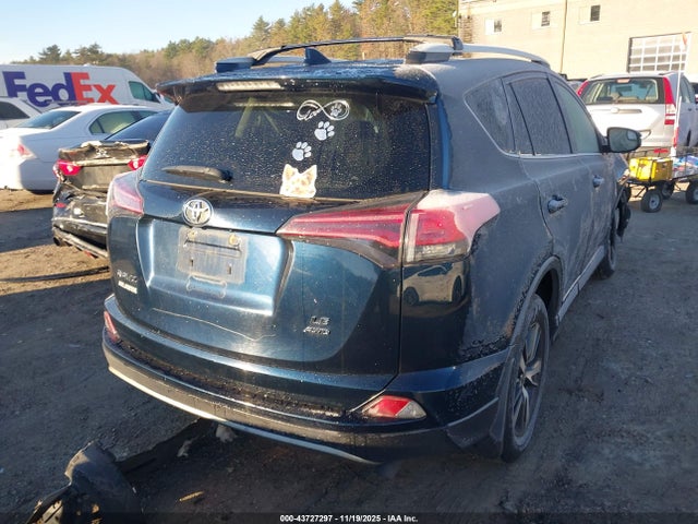 JTMBFREVXJJ728405 Toyota RAV4 LE