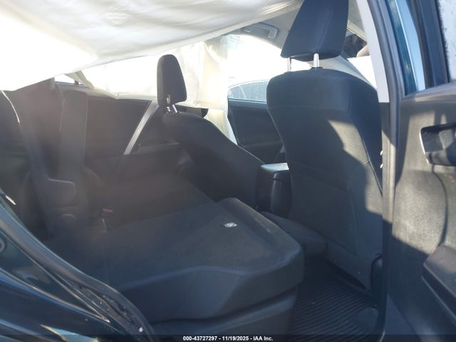 JTMBFREVXJJ728405 Toyota RAV4 LE