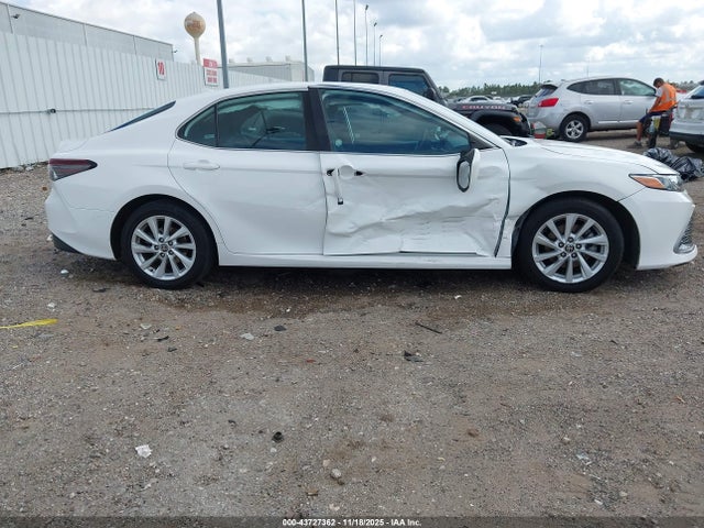 4T1C11AK9MU587812 Toyota CAMRY LE