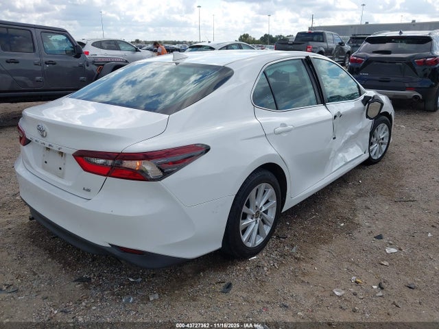 4T1C11AK9MU587812 Toyota CAMRY LE